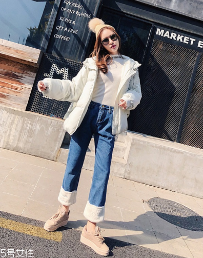 寬松牛仔褲配什么上衣？帶給你不一樣的美感