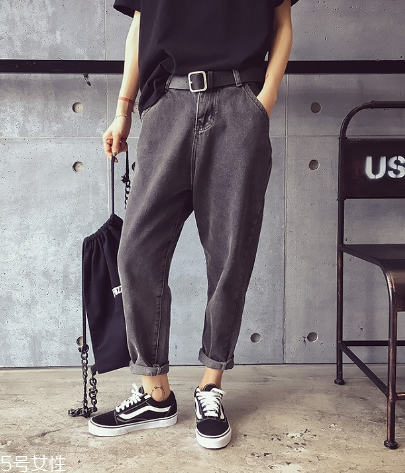 寬松牛仔褲配什么上衣？帶給你不一樣的美感