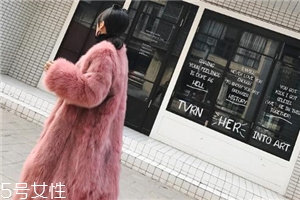 皮草和羊剪絨哪個(gè)暖和？看完你就清楚了