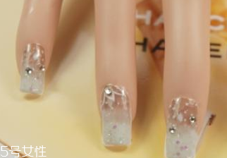 漸變指甲怎么配色？溫暖配色教程