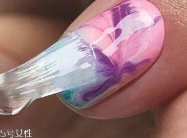 漸變指甲怎么配色？溫暖配色教程