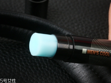 唇膏可以當(dāng)眼霜用嗎？分為普通唇膏和眼唇霜