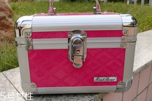 化妝箱可以帶上飛機(jī)嗎？看你裝什么產(chǎn)品