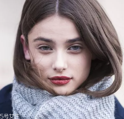 圍巾上的標(biāo)簽要不要剪？做對的人好少