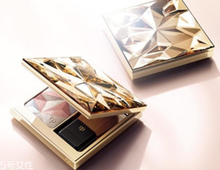 年會這樣妝，讓你氣場碾壓全場！