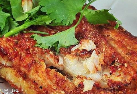 烤箱烤鱈魚要多久能熟 烤箱烤鱈魚的溫度時(shí)間 烤箱烤鱈魚要多久能熟 烤箱烤鱈魚的溫度時(shí)間