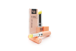 天天涂唇膏有什么好處和壞處？持久水潤一整天