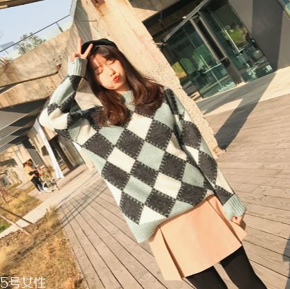 格子針織衫怎么搭配？有一種經(jīng)典叫格紋