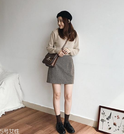 毛呢短裙怎么搭配？這個(gè)冬天讓你時(shí)尚又溫暖