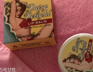 潤唇膏保質(zhì)期是多久？過期的潤唇膏不建議使用