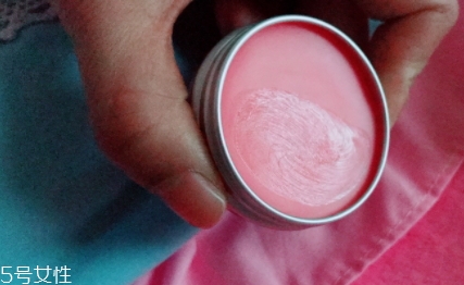 潤唇膏保質(zhì)期是多久？過期的潤唇膏不建議使用