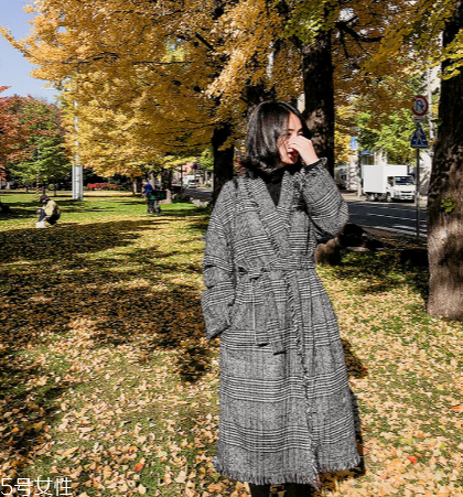 粗呢外套怎么搭配？簡約大氣的冬日經(jīng)典