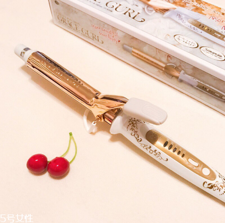 小泉成器陶瓷卷發(fā)棒好用嗎？好用的發(fā)型工具卷發(fā)棒