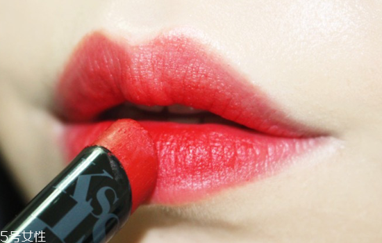 紅唇妝怎么畫(huà)最好看？復(fù)古紅唇妝的畫(huà)法