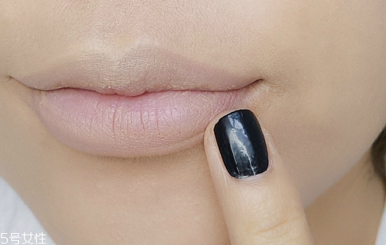 啞光口紅適合什么樣的人？這些口紅一樣都不能少