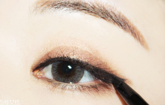 紅唇妝怎么畫(huà)最好看？復(fù)古紅唇妝的畫(huà)法