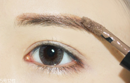 紅唇妝怎么畫(huà)最好看？復(fù)古紅唇妝的畫(huà)法