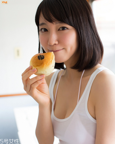 圓臉有劉海好還是沒(méi)有劉海好？頭發(fā)少又細(xì)不適合短發(fā)