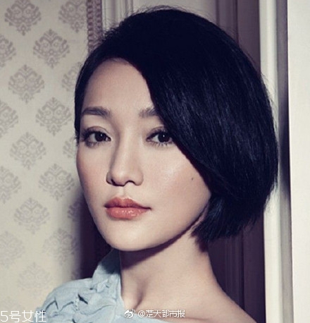 短發(fā)發(fā)尾外翻的發(fā)型怎么弄？誰(shuí)弄誰(shuí)美