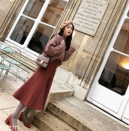 毛衣可以用洗衣機洗嗎？盡量不要用洗衣機洗毛衣