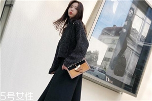 毛衣可以用洗衣機洗嗎？盡量不要用洗衣機洗毛衣