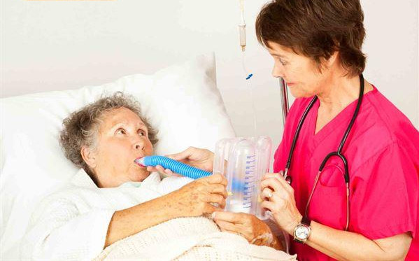 老人得癌癥該不該告訴他實(shí)情 老人得癌癥該不該告訴他實(shí)情