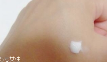 紀(jì)梵希水漾活妍面霜好用嗎？冰淇淋質(zhì)地的面霜評測