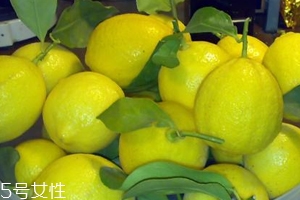 檸檬精油能加在哪些護(hù)膚品中？少量添加都可以