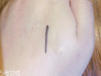 紀梵希眼線筆好用嗎？防水不暈染的紀梵希眼線筆