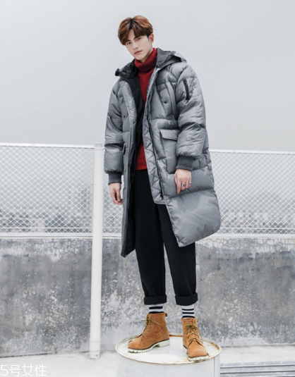 紅色毛衣配什么褲子男 三種搭配將帥氣與時尚兼具 紅色毛衣配什么褲子男 三種搭配將帥氣與時尚兼具