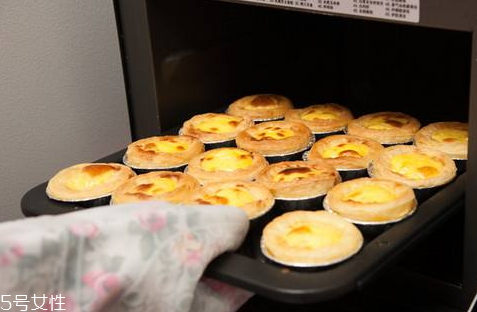 微波爐烤蛋撻用微波還是光波 微波爐烤蛋撻的方法