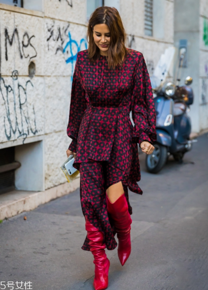 o型腿穿過膝靴好看嗎？掩飾腿型小不足