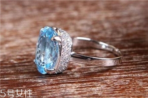 托帕石能終身佩戴嗎？佩戴之前先要知道這個(gè)