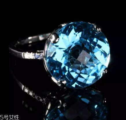 托帕石價(jià)格多少錢一克？明星最愛(ài)的托帕石