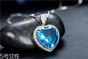 托帕石價(jià)格多少錢一克？明星最愛的托帕石