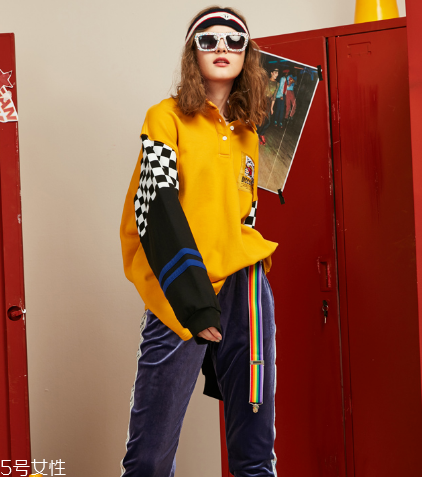 撞色衛(wèi)衣怎么搭配？讓你的日常穿衣潮到爆