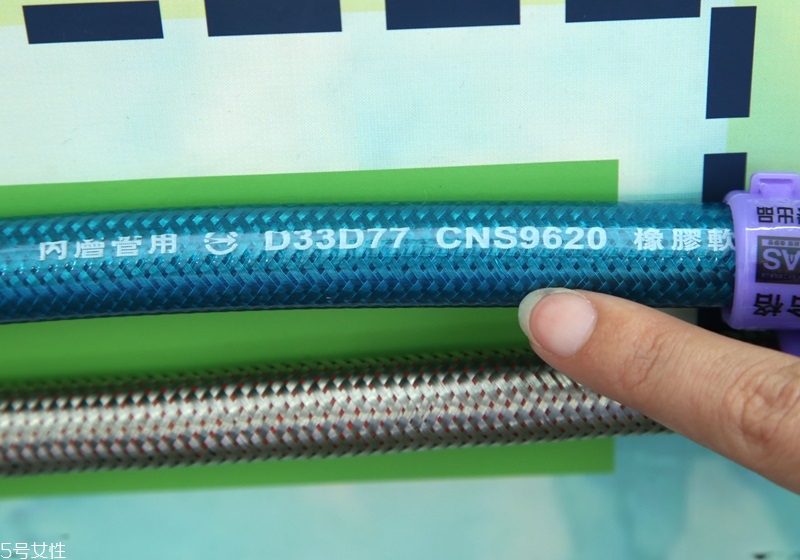 炒菜時油鍋起火時應(yīng)該怎么辦 絕對不能澆水 炒菜時油鍋起火時應(yīng)該怎么辦 絕對不能澆水