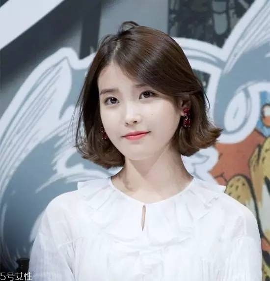 短發(fā)發(fā)尾外翻的發(fā)型怎么弄？誰(shuí)弄誰(shuí)美