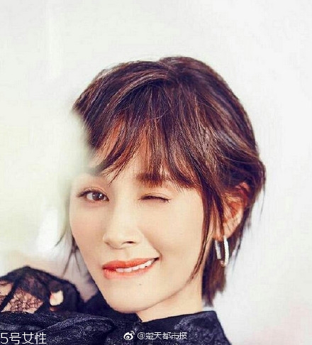 短發(fā)發(fā)尾外翻的發(fā)型怎么弄？誰(shuí)弄誰(shuí)美
