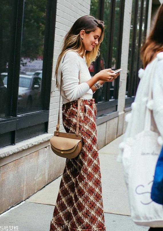 上身瘦下身胖怎么穿衣？穿裙子最遮肉