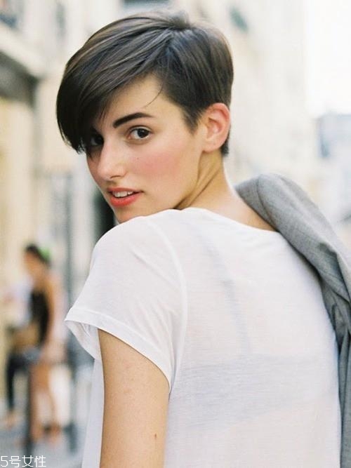 2018最流行的短發(fā)發(fā)型 六款短發(fā)不能錯過的顏色