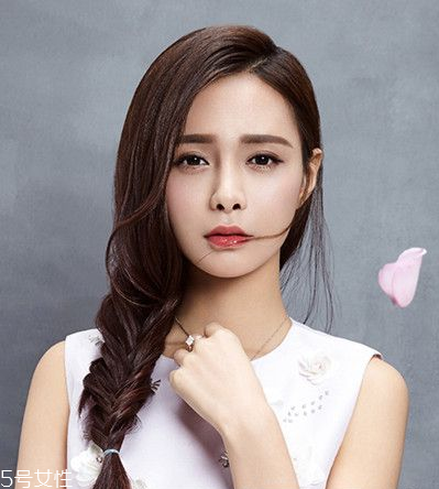 短發(fā)怎么做新娘造型？編發(fā)好看又簡單