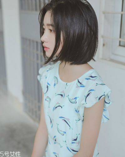 圓臉有劉海好還是沒(méi)有劉海好？頭發(fā)少又細(xì)不適合短發(fā)