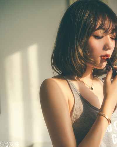 圓臉有劉海好還是沒(méi)有劉海好？頭發(fā)少又細(xì)不適合短發(fā)