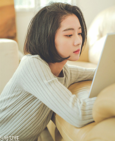 圓臉有劉海好還是沒(méi)有劉海好？頭發(fā)少又細(xì)不適合短發(fā)