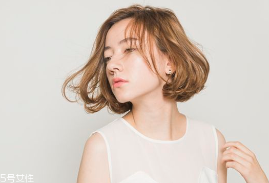 女生發(fā)質(zhì)軟適合什么發(fā)型？胖圓臉顯瘦發(fā)型參考