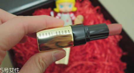 送閨蜜新年禮物怎么挑選？送這些美妝產(chǎn)品她會尖叫