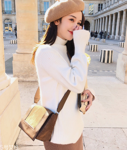 毛衣會縮水還是變大？和毛衣材質(zhì)有關(guān)