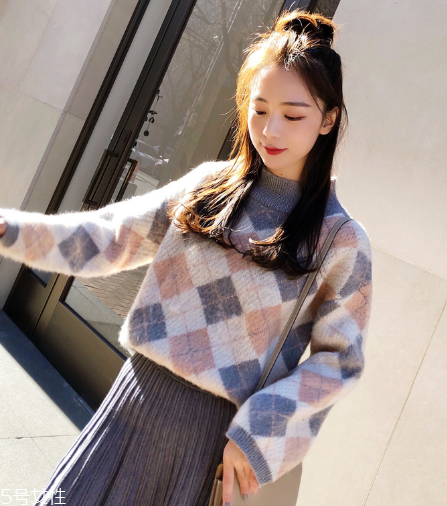 毛衣掉色嚴(yán)重怎么辦？巧用鹽水化解尷尬