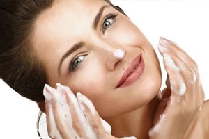 氨基酸潔面比皂基潔面更好嗎？看肌膚需求